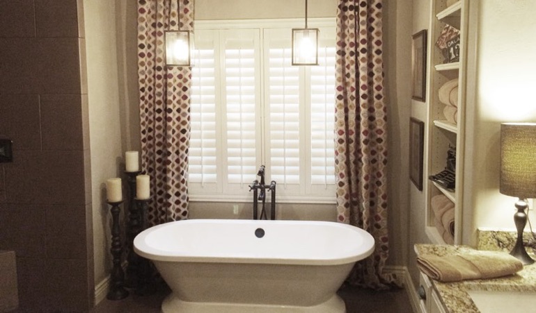 Polywood Shutters in Tampa Bathroom